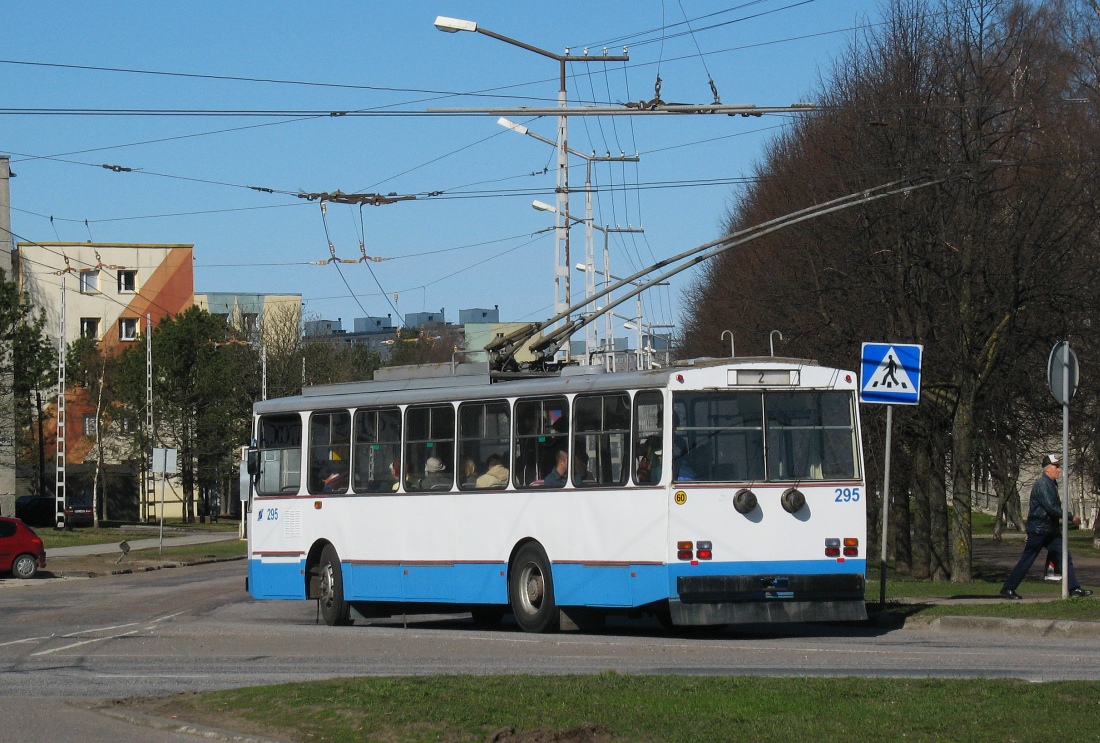Таллин, Škoda 14Tr02/6 № 295