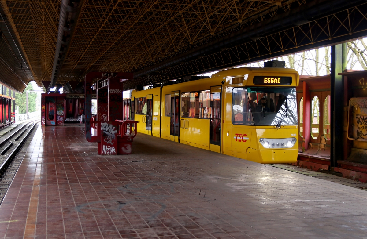Шарлеруа — Excursion with the renovated 7409 and the original 7414 to and along the unused metro (20/02/2022); Шарлеруа — Станции и инфраструктура (неиспользуемые)