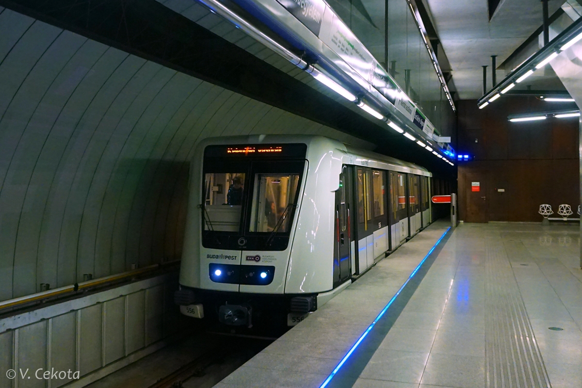 Будапешт, Alstom Metropolis AM4-M4 № 556