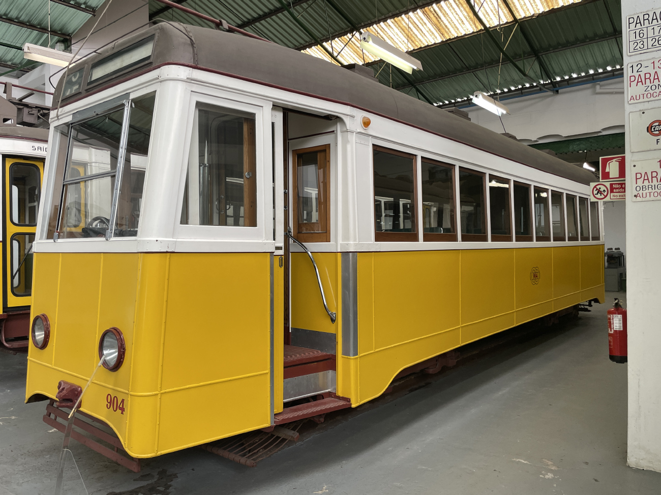 Лиссабон, Carris 4-axle motorcar (Ligeiro) № 904; Лиссабон — Трамвай — Museu da Carris