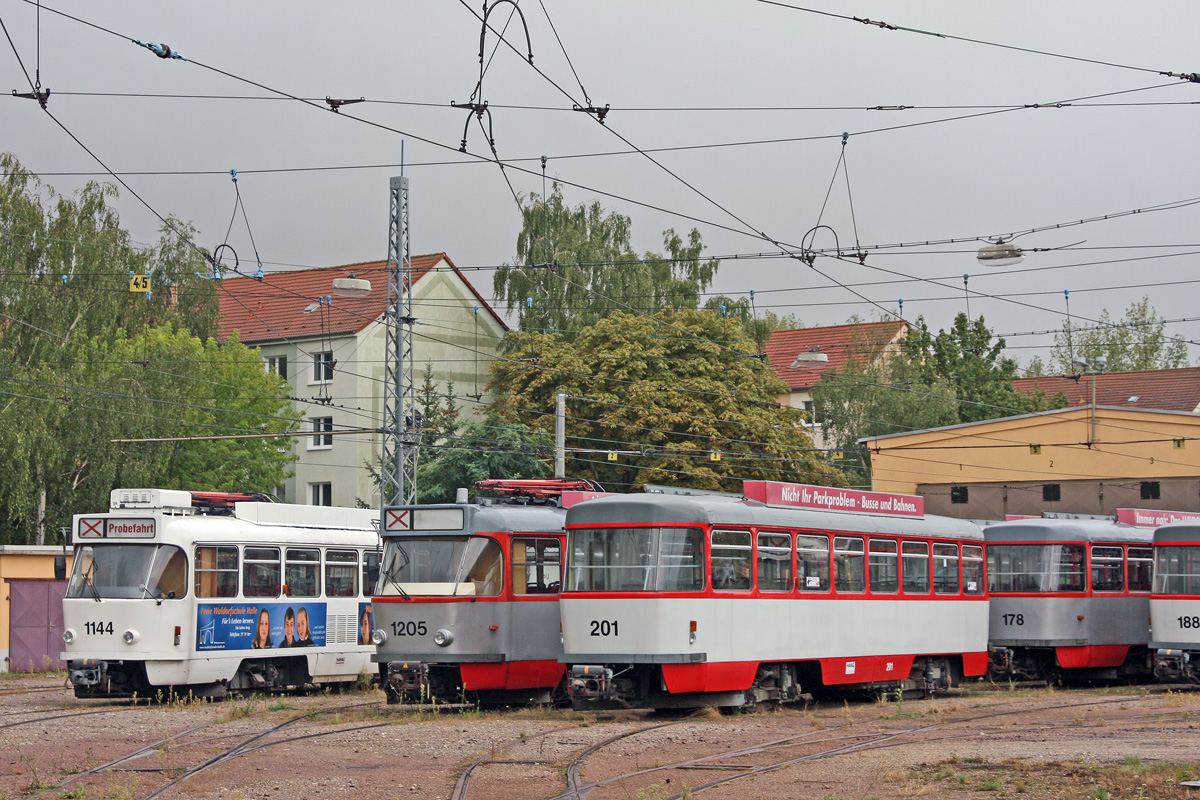 Галле, Tatra T4DC № 1144; Галле, Tatra T4DC № 1205; Галле, Tatra B4DC № 201