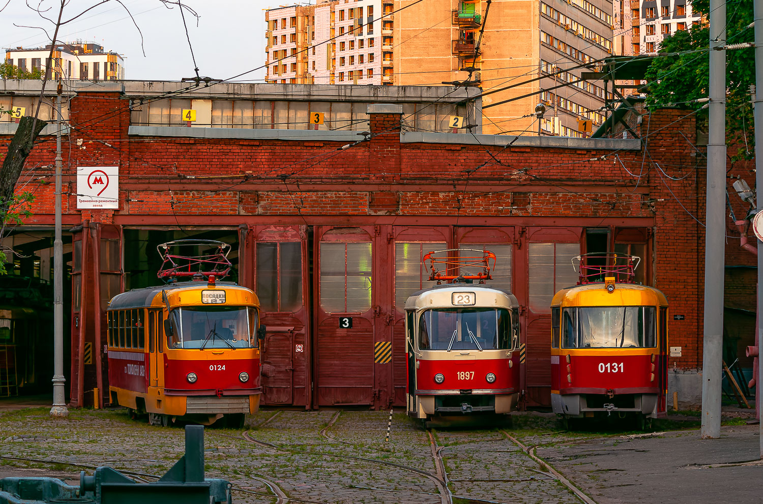 Москва, Tatra T3SU (двухдверная) № 0124; Москва, Tatra T3SU (двухдверная) № 1897; Москва, Tatra T3SU № 0131