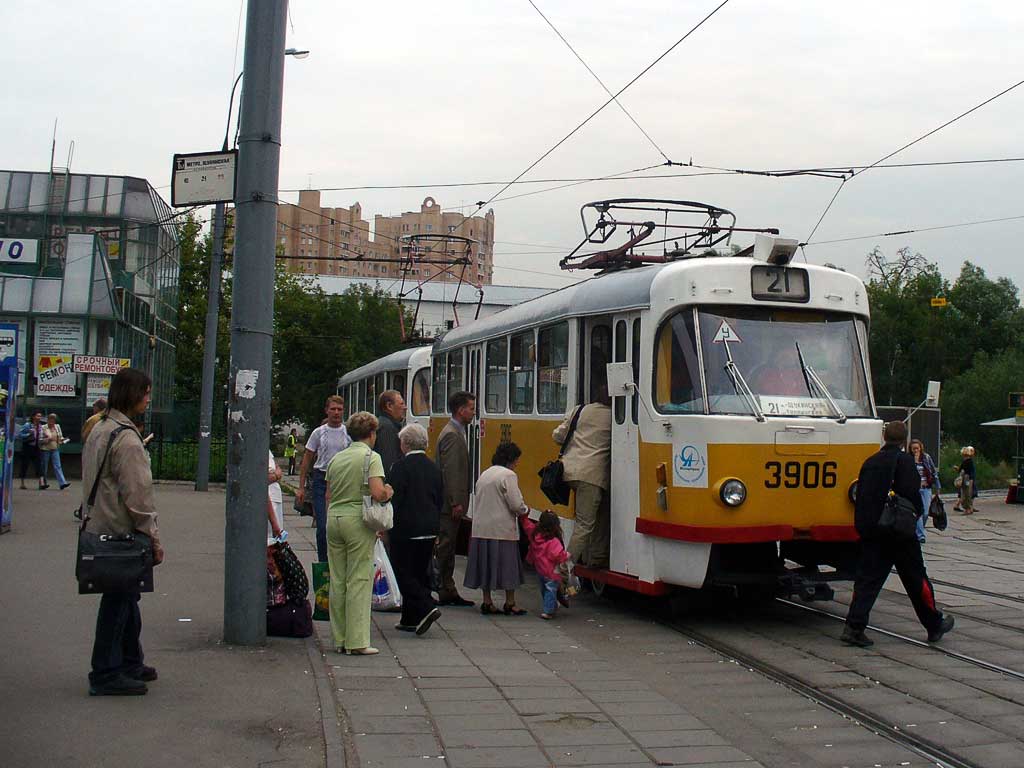 Moscow, Tatra T3SU # 3906