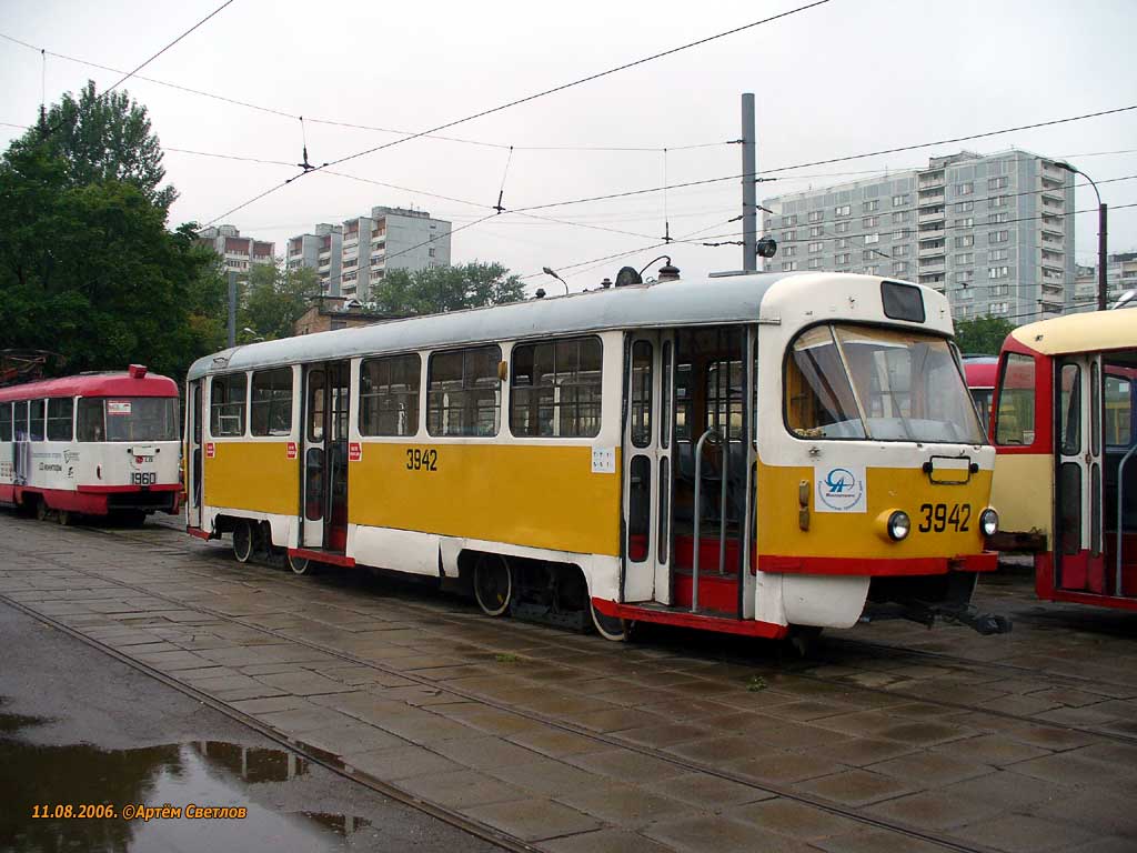 Moscow, Tatra T3SU № 3942