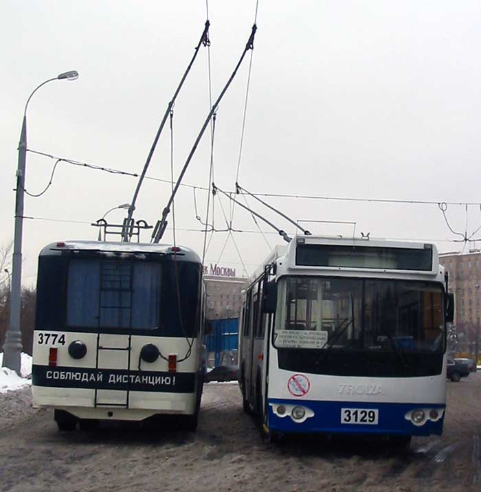 Москва, КТГ-1 № 3774; Москва, ЗиУ-682Г-016.02 (с широкой 1-й дверью) № 3129 Москва, КТГ-1 № 3774; Москва, ЗиУ-682Г-016.02 (с широкой 1-й дверью) № 3129