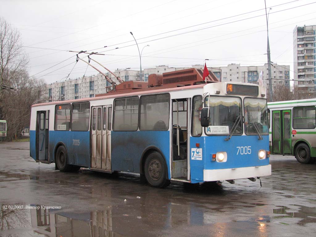 Москва, Нижтролл (ЗиУ-682Г) № 7005
