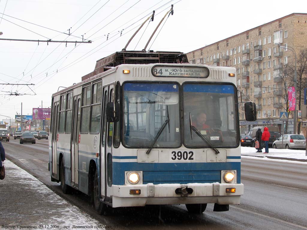 Moskva, YMZ T2 č. 3902