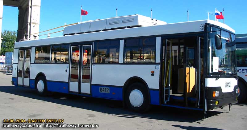 Москва, Тролза-5275.00 № 8412; Москва — Выставка у Главного входа ВВЦ 12 июня 2004