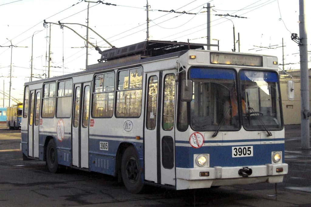 Москва, ЮМЗ Т2 № 3905