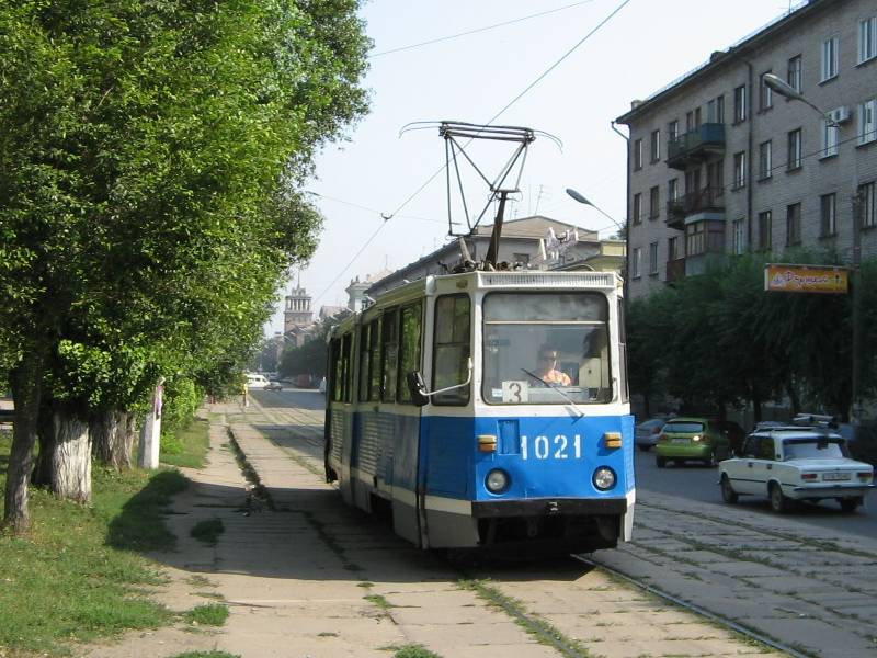 Каменское, 71-605 (КТМ-5М3) № 1021