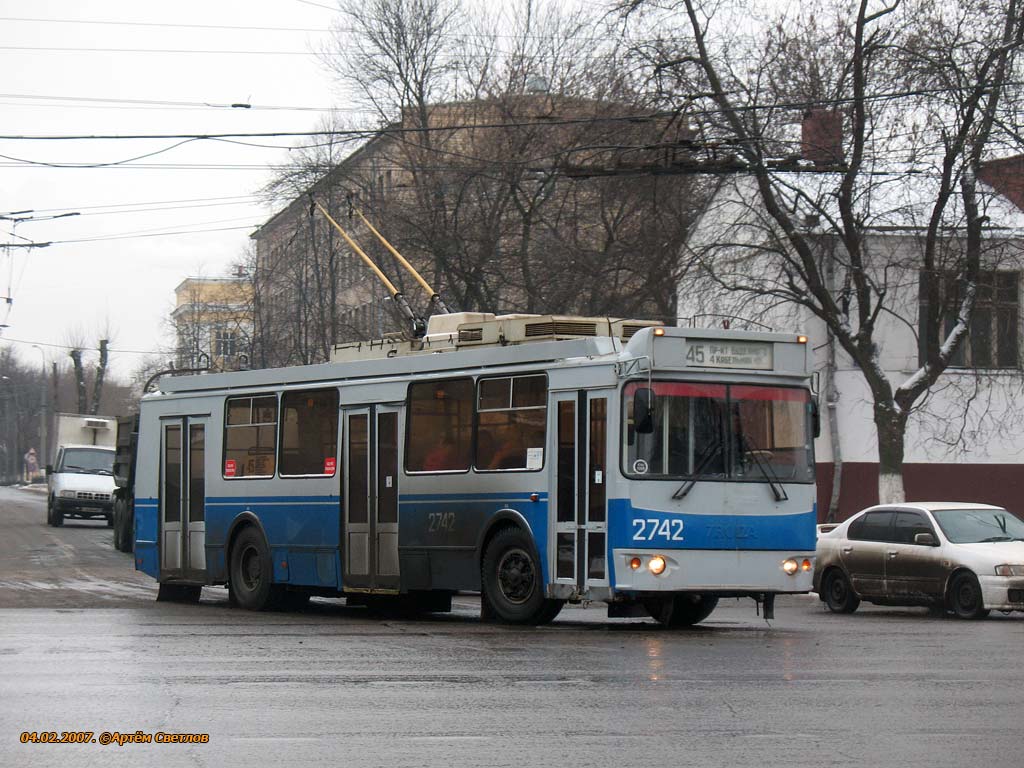 Москва, ЗиУ-682Г-016.02 (с широкой 1-й дверью) № 2742