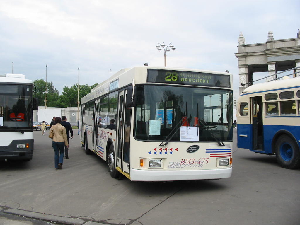 Москва, ВМЗ-5298.01 (ВМЗ-475, РКСУ) № 4931; Москва — Выставка у Главного входа ВВЦ 12 июня 2003