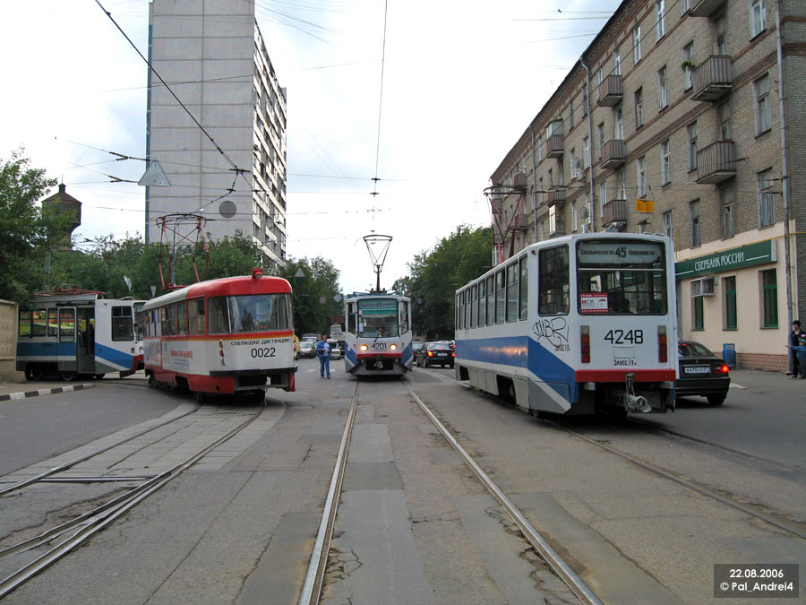 Москва, Tatra T3SU № 0022; Москва, 71-608КМ № 4201; Москва, 71-608КМ № 4248
