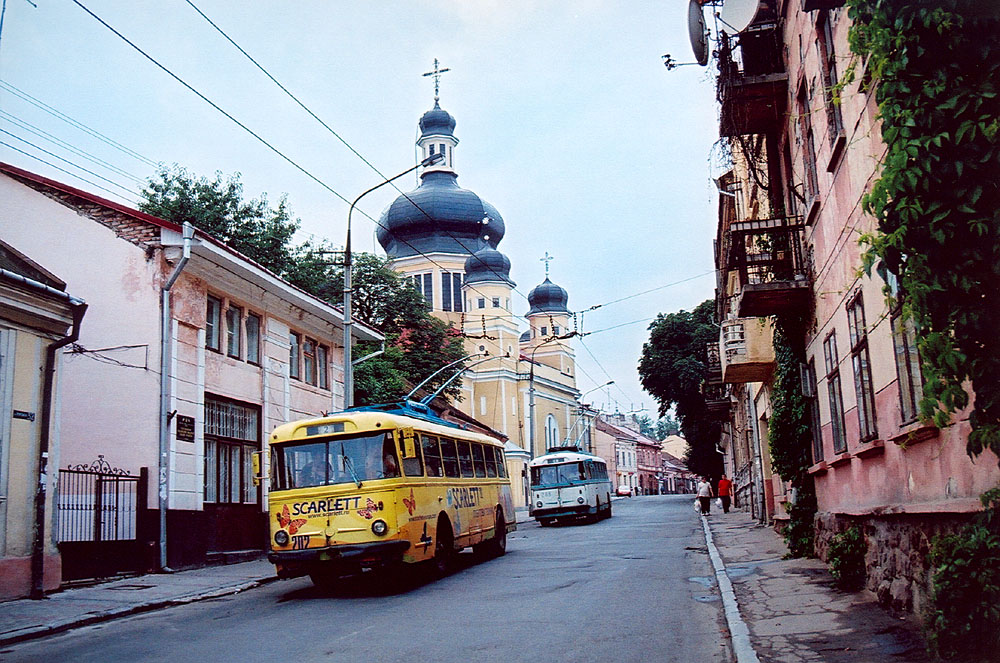 Чарнаўцы, Škoda 9TrH25 № 202; Чарнаўцы, Škoda 9TrH27 № 208 Чарнаўцы, Škoda 9TrH25 № 202; Чарнаўцы, Škoda 9TrH27 № 208