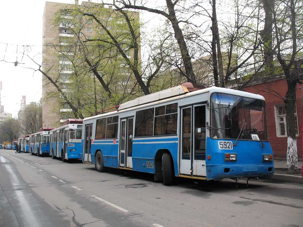 Москва, БТЗ-52761Р № 5921