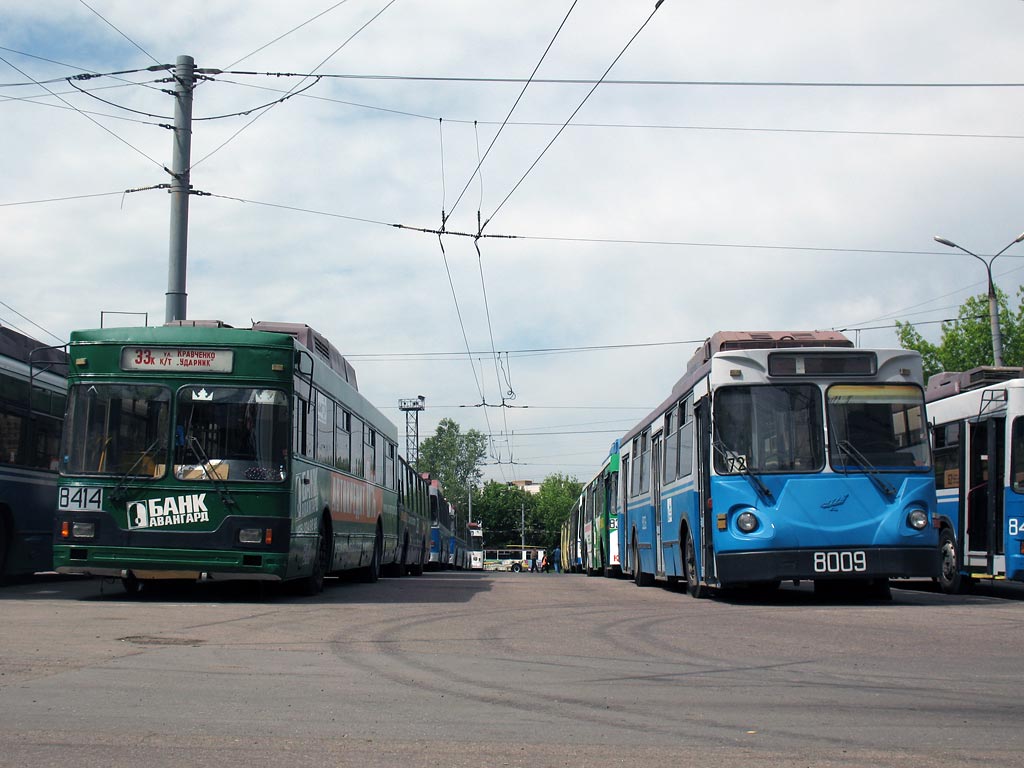 Москва, Тролза-5275.00 № 8414; Москва, МТрЗ-6223-0000010 № 8009