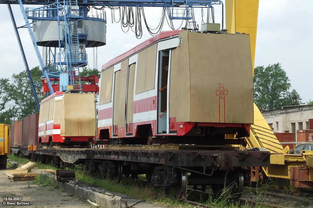 Тверь — 06.2007 — Прибытие вагонов ЛМ-99АЭНМ