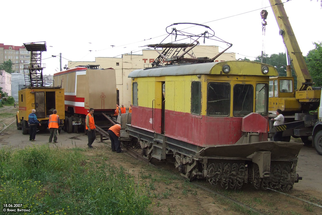 Тверь, 71-134А (ЛМ-99АЭН) № 172; Тверь, ГС-4 (ГВРЗ) № 401; Тверь — 06.2007 — Прибытие вагонов ЛМ-99АЭНМ