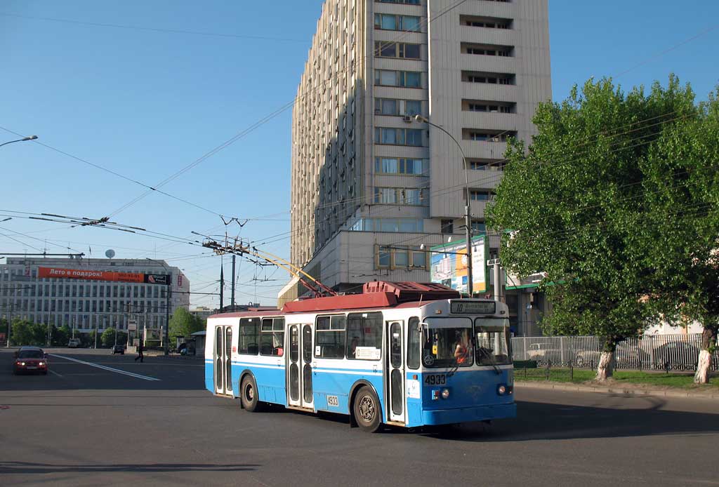 Москва, БТЗ-5276-01 № 4933