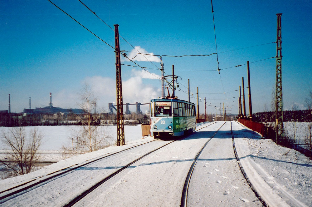 Старый Оскол, 71-605 (КТМ-5М3) № 93; Старый Оскол — Достопримечательности вдоль трамвайной линии; Старый Оскол — Трамвайная сеть и инфраструктура