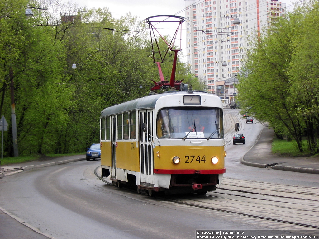 Moscou, Tatra T3SU N°. 2744