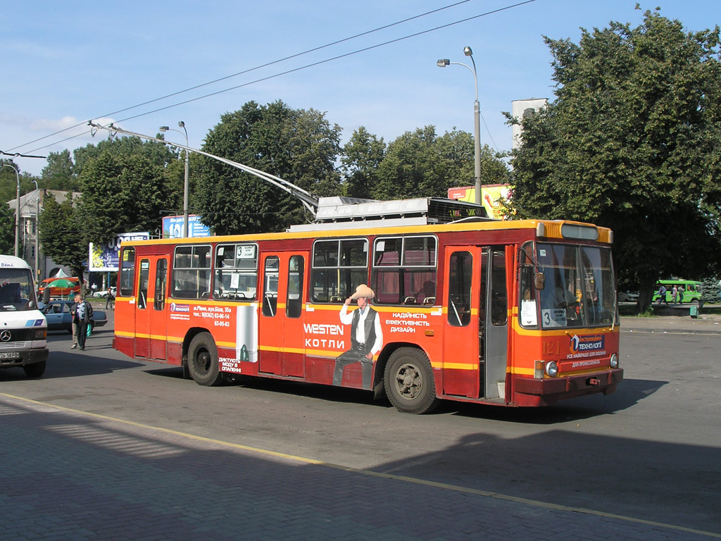 Ровно, ЮМЗ Т2 № 121