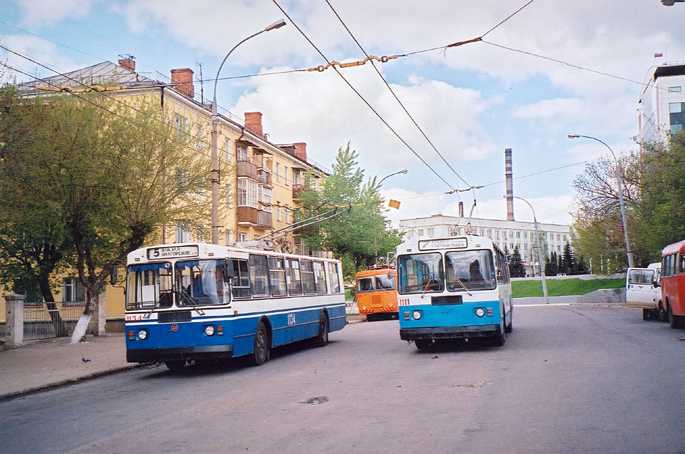 Орёл, ЗиУ-682Г-012 [Г0А] № 1134; Орёл, ЗиУ-682Г [Г00] № 1111; Орёл — Исторические фотографии [1992-2005]