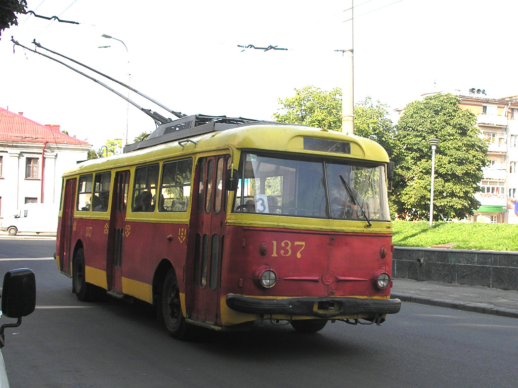 Ровно, Škoda 9TrHT28 № 137