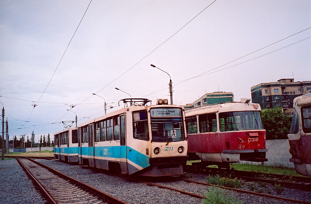 Кривой Рог, 71-611 № 211