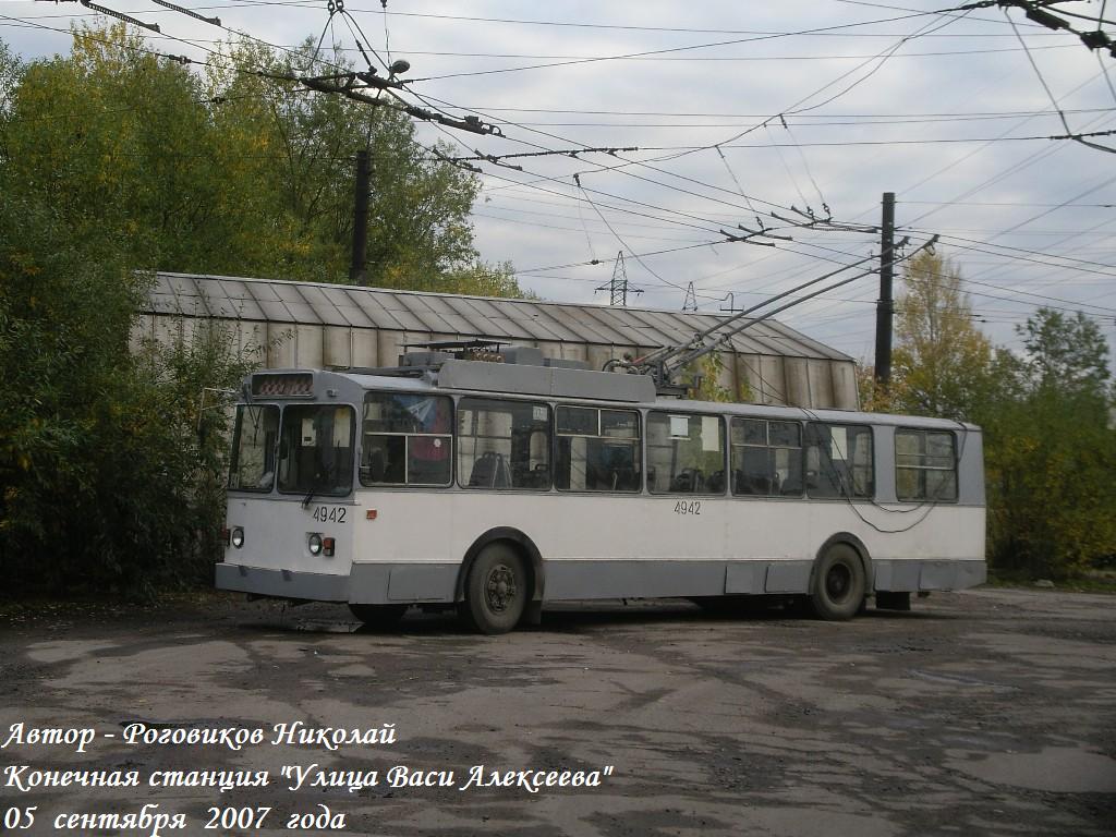 Санкт-Петербург, БТЗ-52011 № 4942
