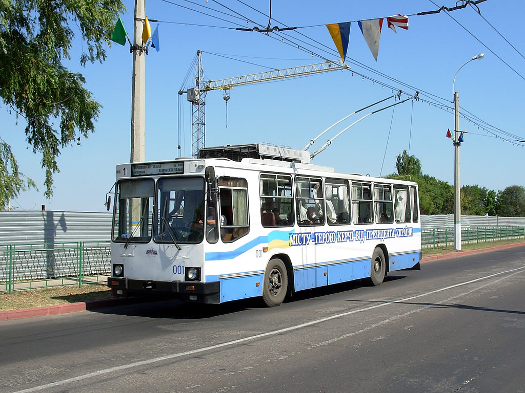 Керчь, ЮМЗ Т2.09 № 001