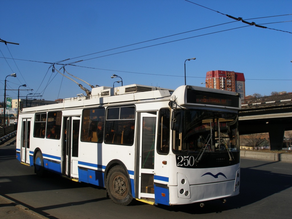 Владивосток, ЗиУ-682Г-016.02 № 250