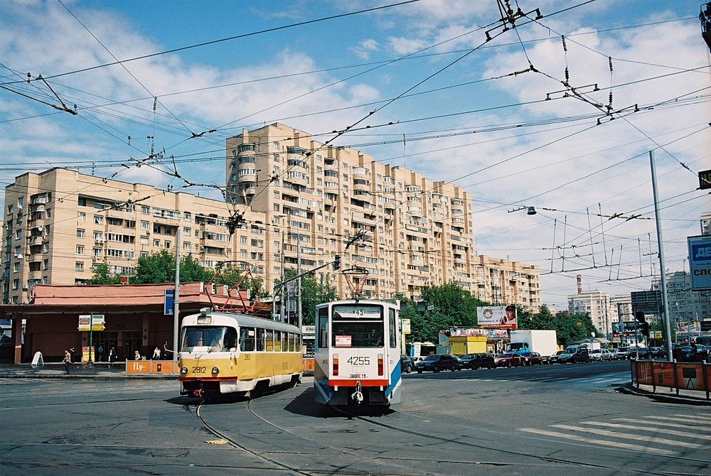 Moskau, Tatra T3SU Nr. 2912; Moskau, 71-608KM Nr. 4255