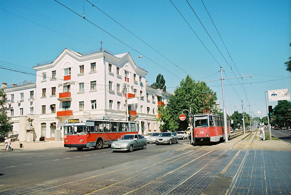 Краснодар, ЗиУ-682В-013 [В0В] № 205; Краснодар, 71-605 (КТМ-5М3) № 310