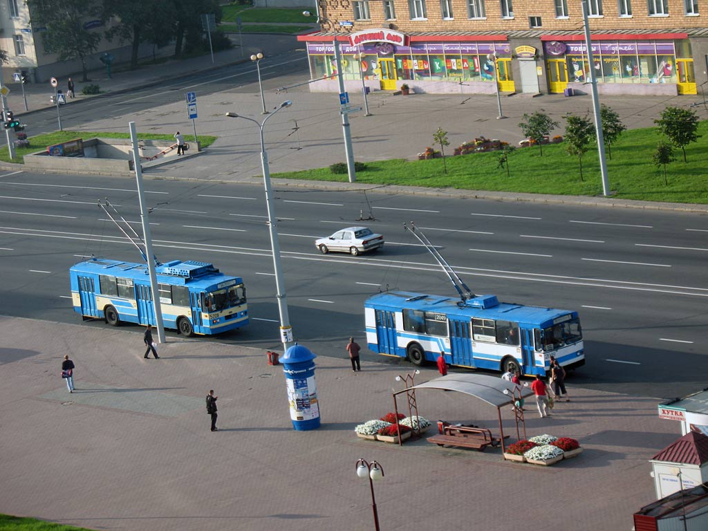 Минск, ЗиУ-682В № 2049; Минск, АКСМ 101 № 5208