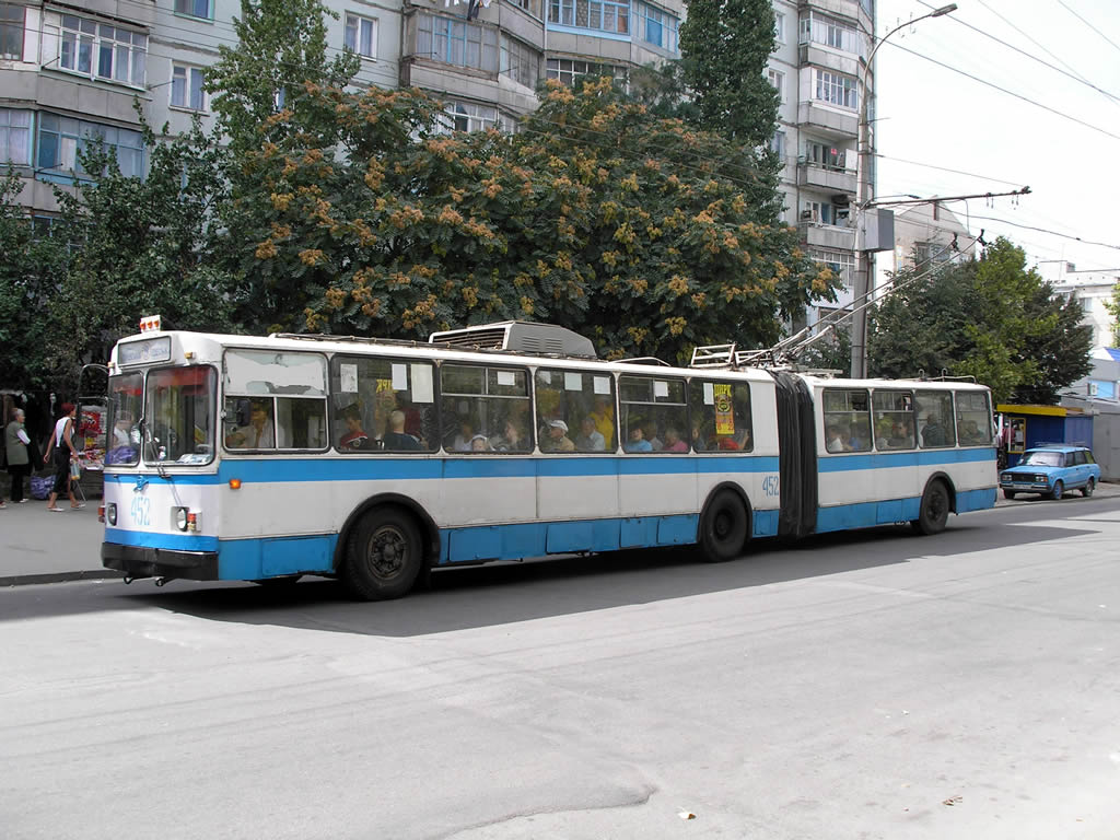 Херсон, ЗиУ-683В01 № 452