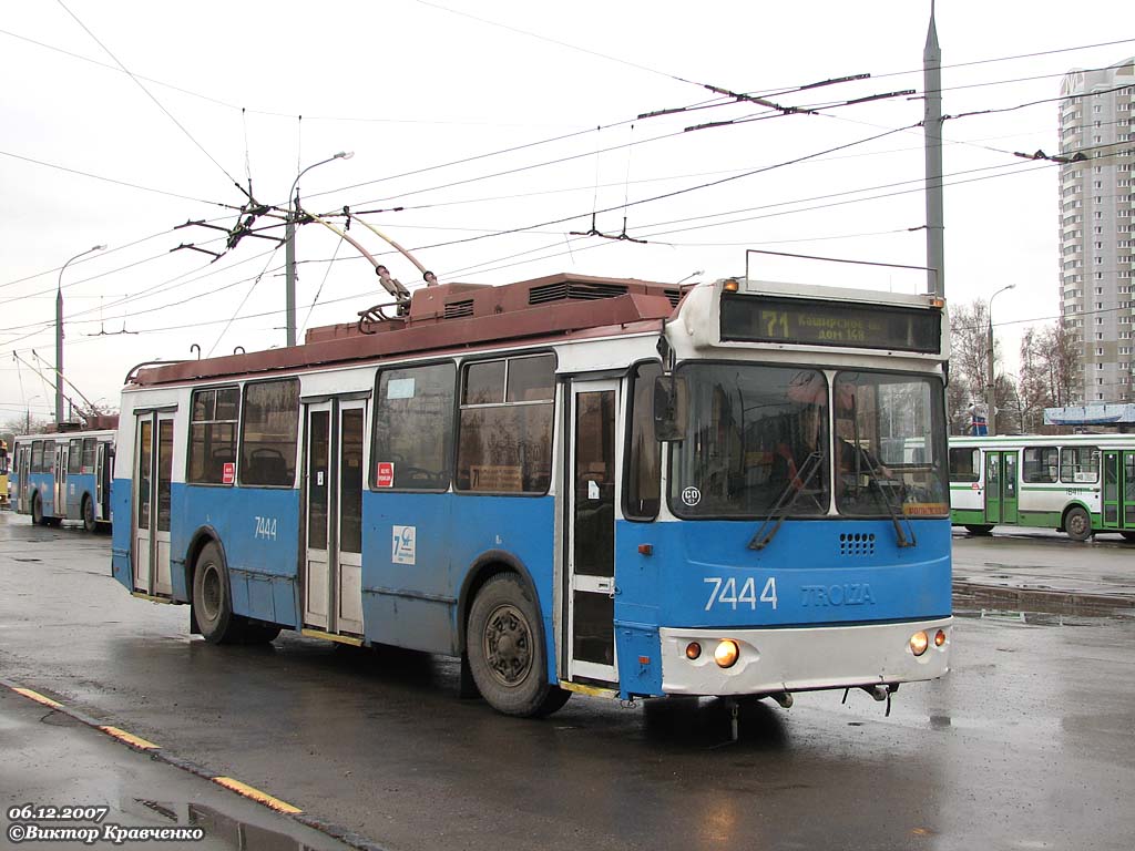 Москва, ЗиУ-682Г-016.02 № 7444