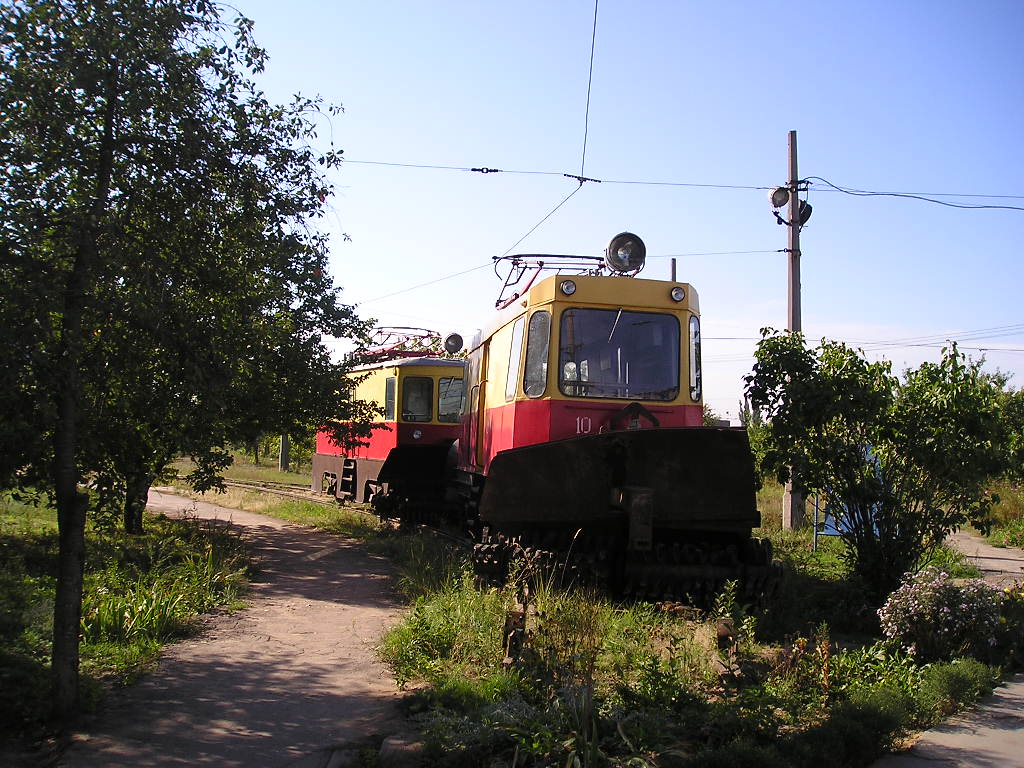 Волгоград, ГС-4 (КРТТЗ) № 10; Волгоград, РГС-2 № 6; Волгоград — Депо: [3] Трамвайно-троллейбусное депо №3