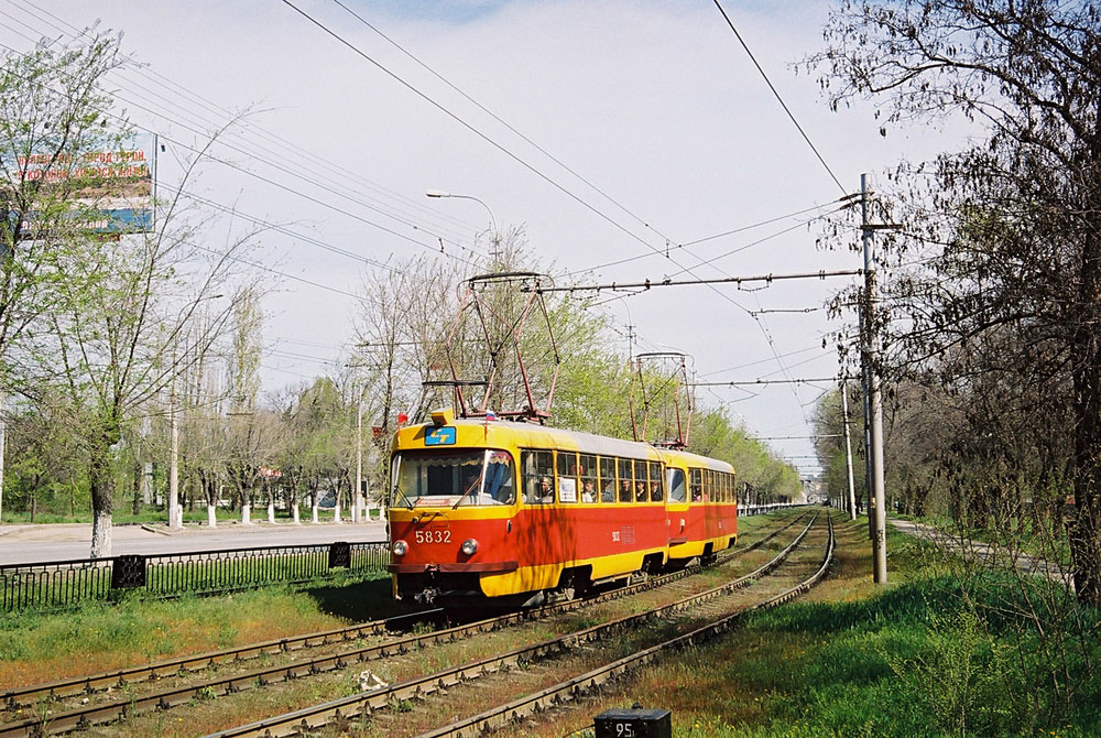 Волгоград, Tatra T3SU № 5832; Волгоград, Tatra T3SU № 5833