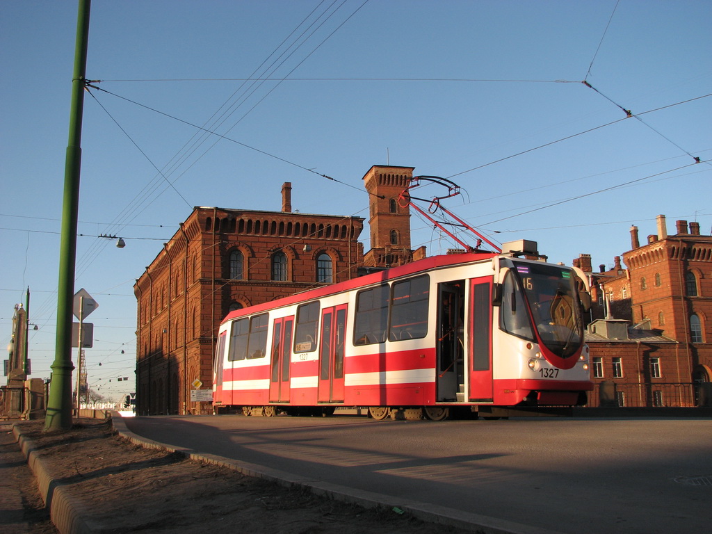 Санкт-Петербург, 71-134А (ЛМ-99АВН) № 1327 Санкт-Петербург, 71-134А (ЛМ-99АВН) № 1327