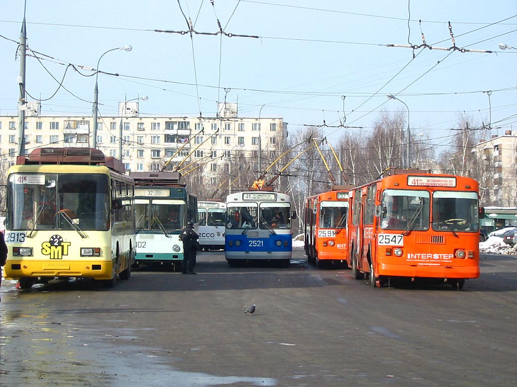 Москва, БТЗ-52761Р № 2913; Москва, ЗиУ-682Г-012 [Г0А] № 2521; Москва, ЗиУ-682Г [Г00] № 2547; Москва — Конечные станции и кольца