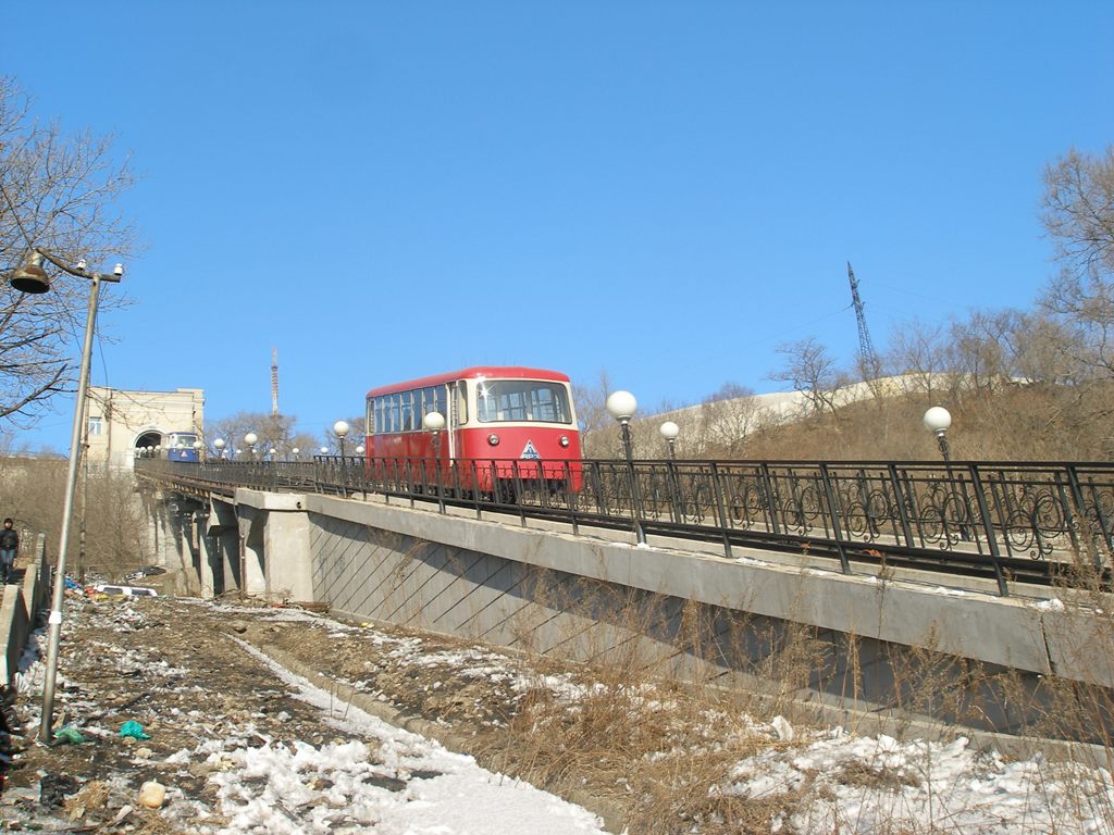 Vlagyivosztok, LVRZ-1 — 2; Vlagyivosztok — Funicular