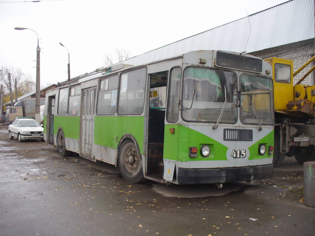 Киров, ЗиУ-682В № 415