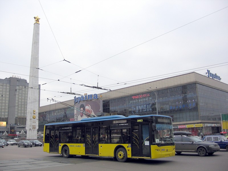 Киев, ЛАЗ E183D1 № 3903