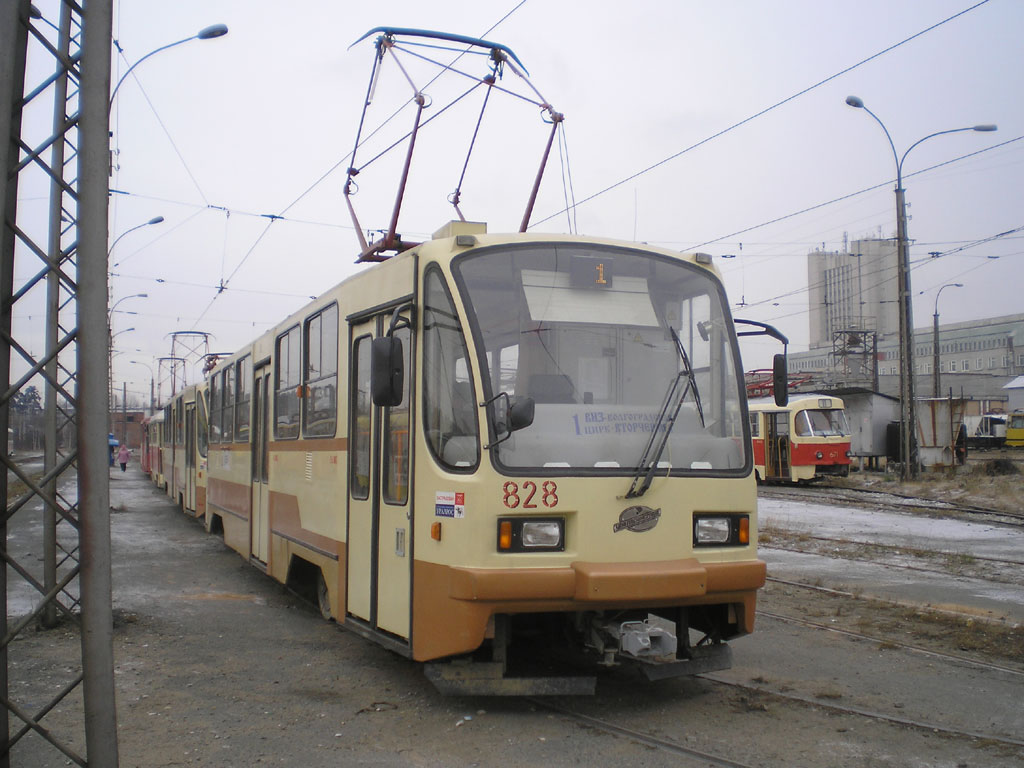 Екатеринбург, 71-403 № 828