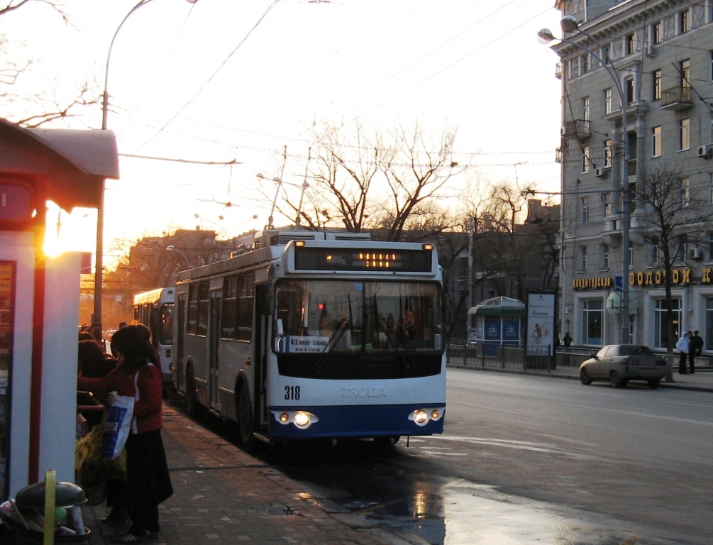 Ростов-на-Дону, ЗиУ-682Г-016.02 (с широкой 1-й дверью) № 318