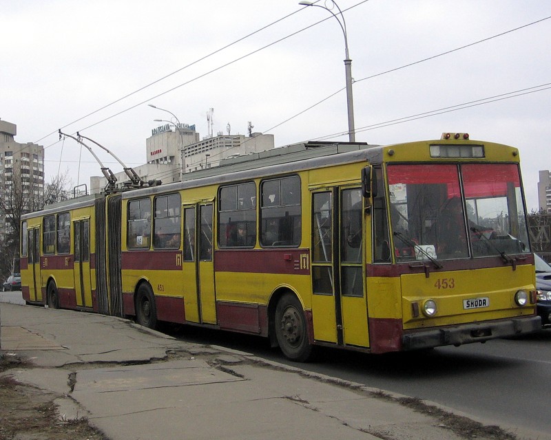 Киев, Škoda 15Tr02/6 № 453