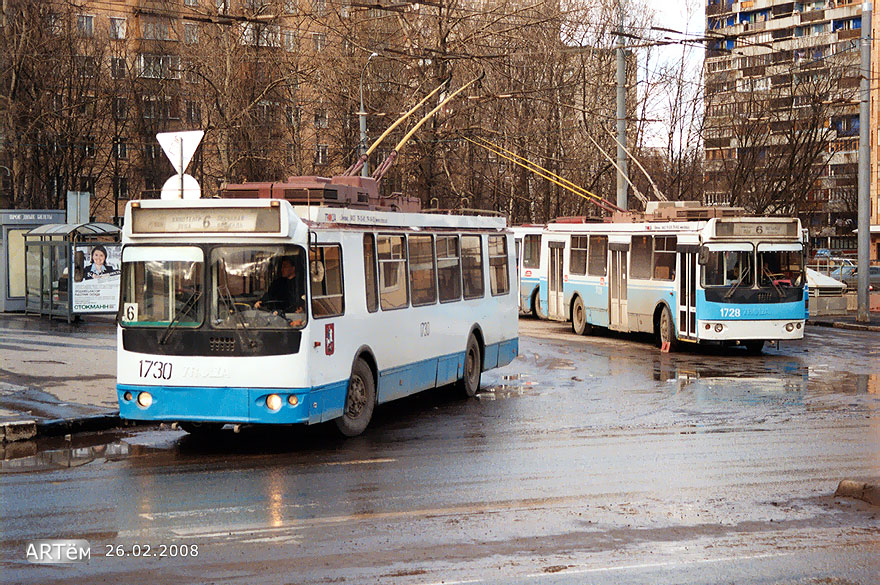 Москва, ЗиУ-682Г-016.02 (с широкой 1-й дверью) № 1730; Москва, ЗиУ-682Г-016.02 (с широкой 1-й дверью) № 1728
