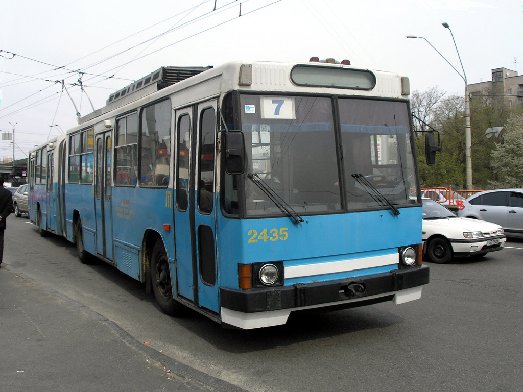 Киев, ЮМЗ Т1 № 2435