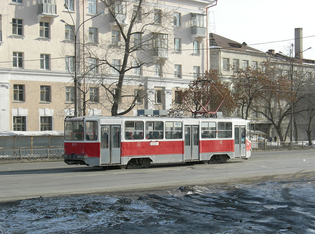 Екатеринбург, 71-402 № 823